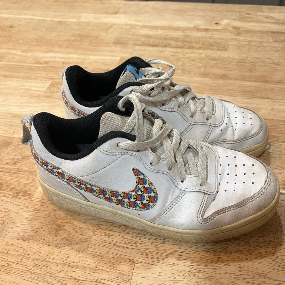 Nike Court Borough Low 2 Sneaker Youth 5Y White Basketball Smile Face DM8096-100